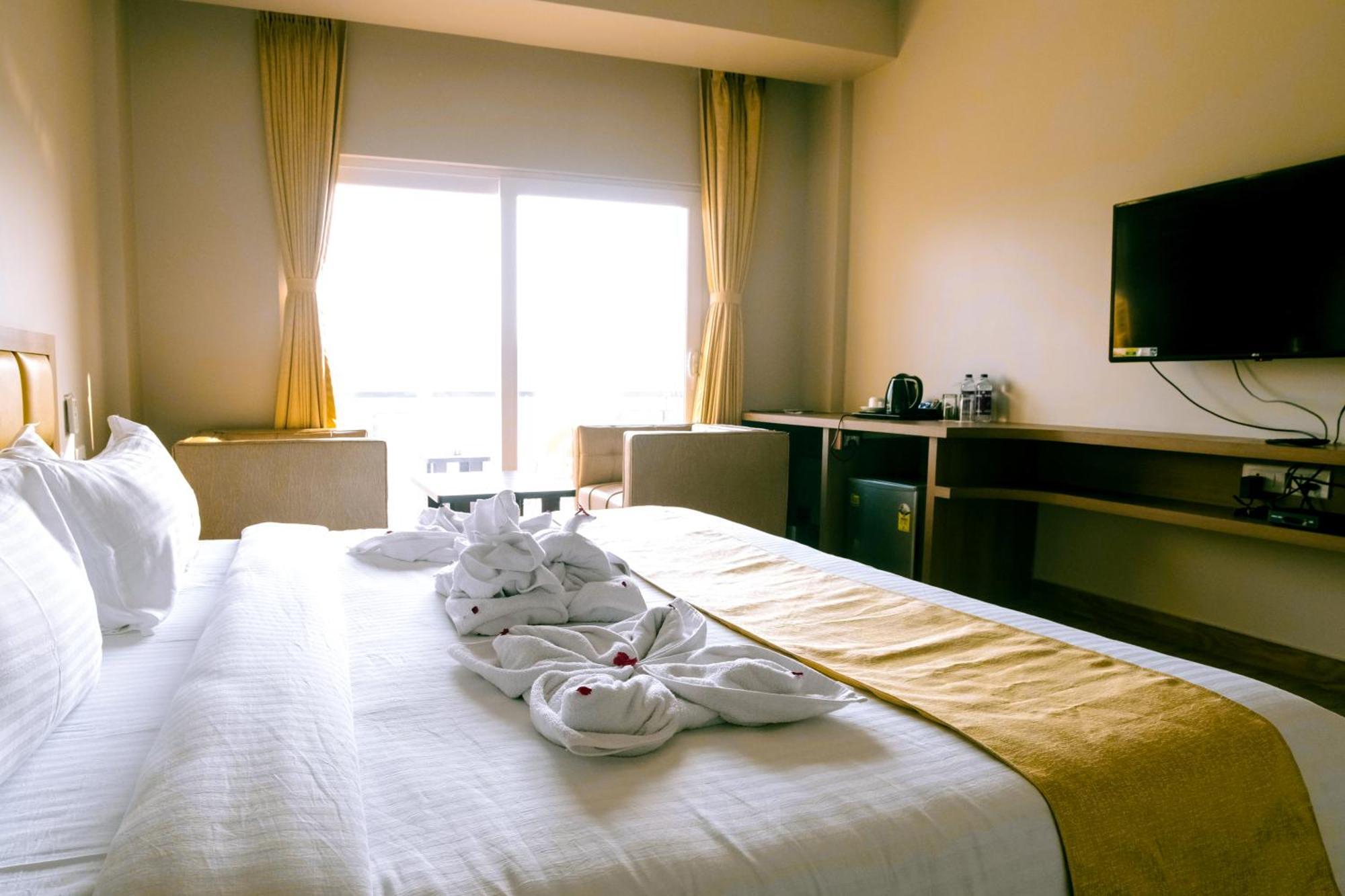Finn'S Weaver Resort, Казіранґа Екстер'єр фото