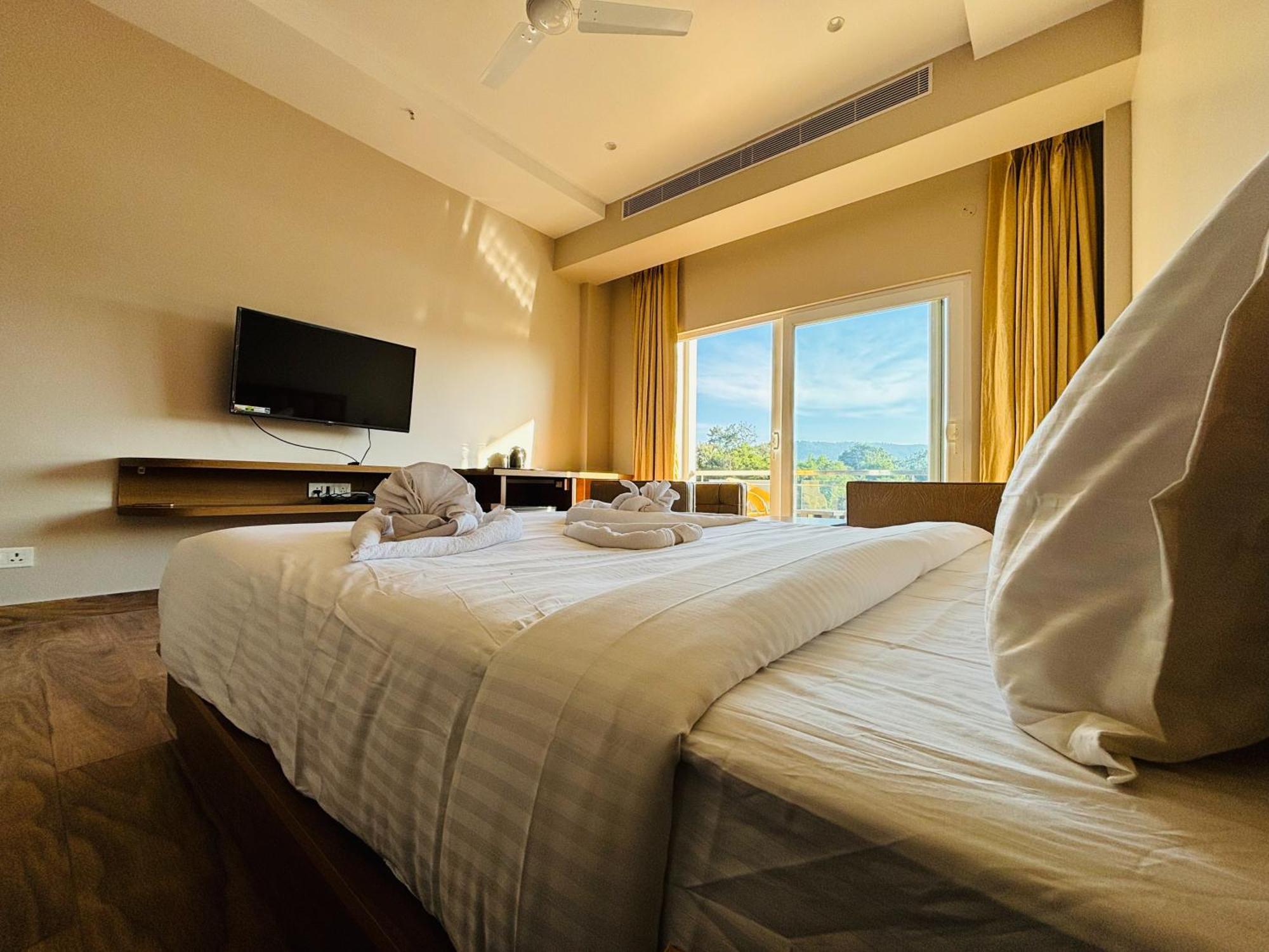 Finn'S Weaver Resort, Казіранґа Екстер'єр фото