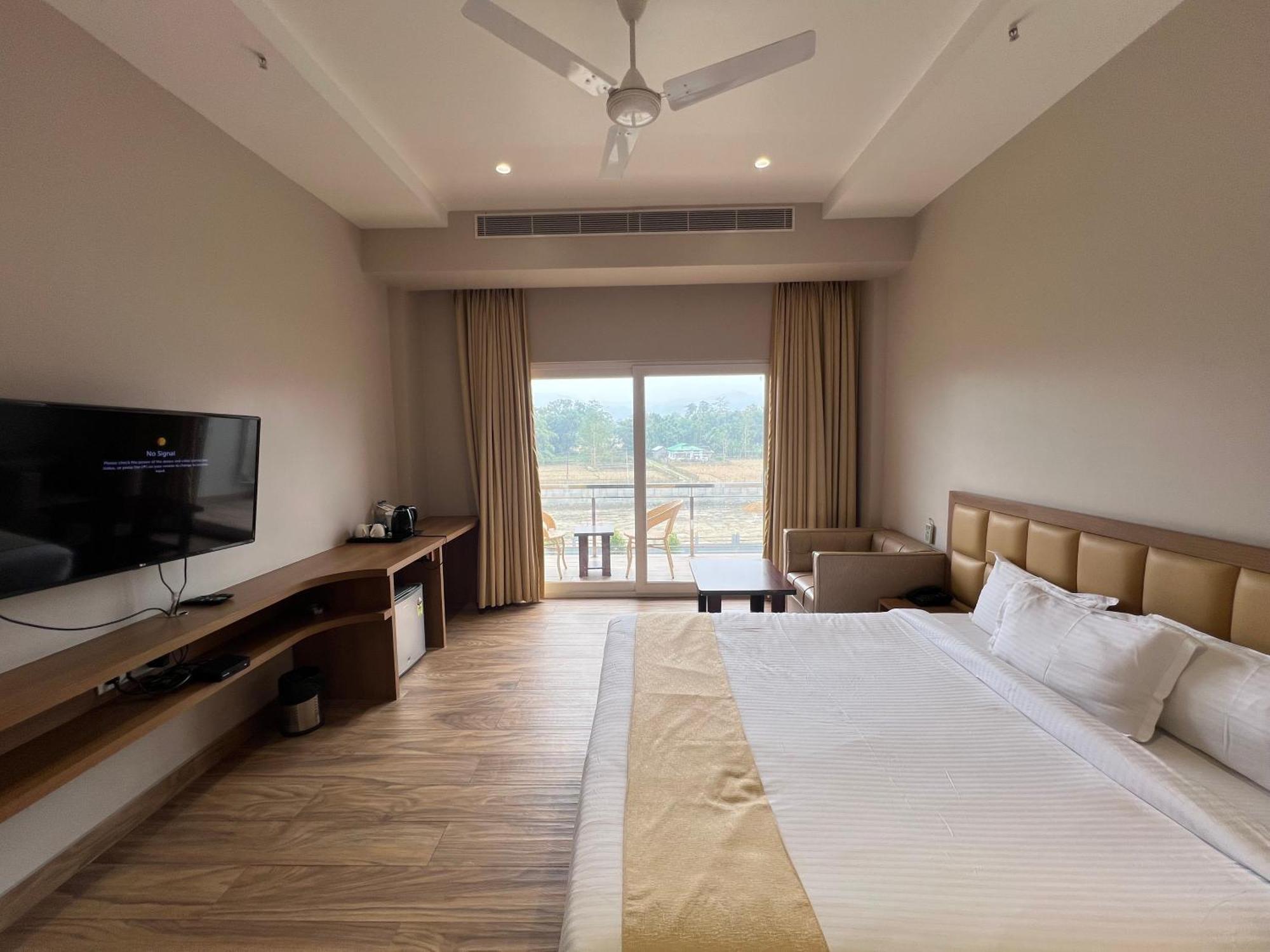 Finn'S Weaver Resort, Казіранґа Екстер'єр фото