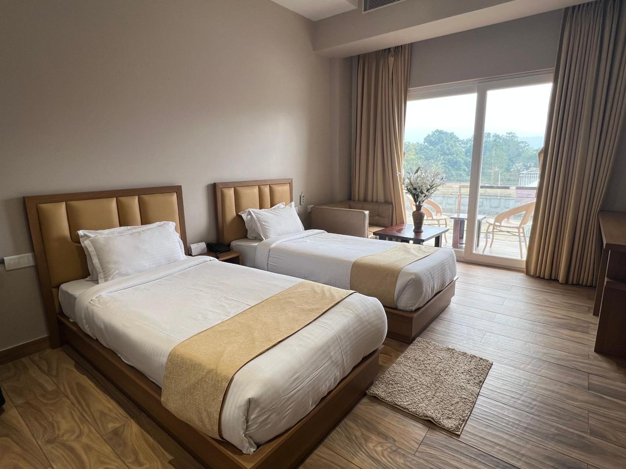 Finn'S Weaver Resort, Казіранґа Екстер'єр фото